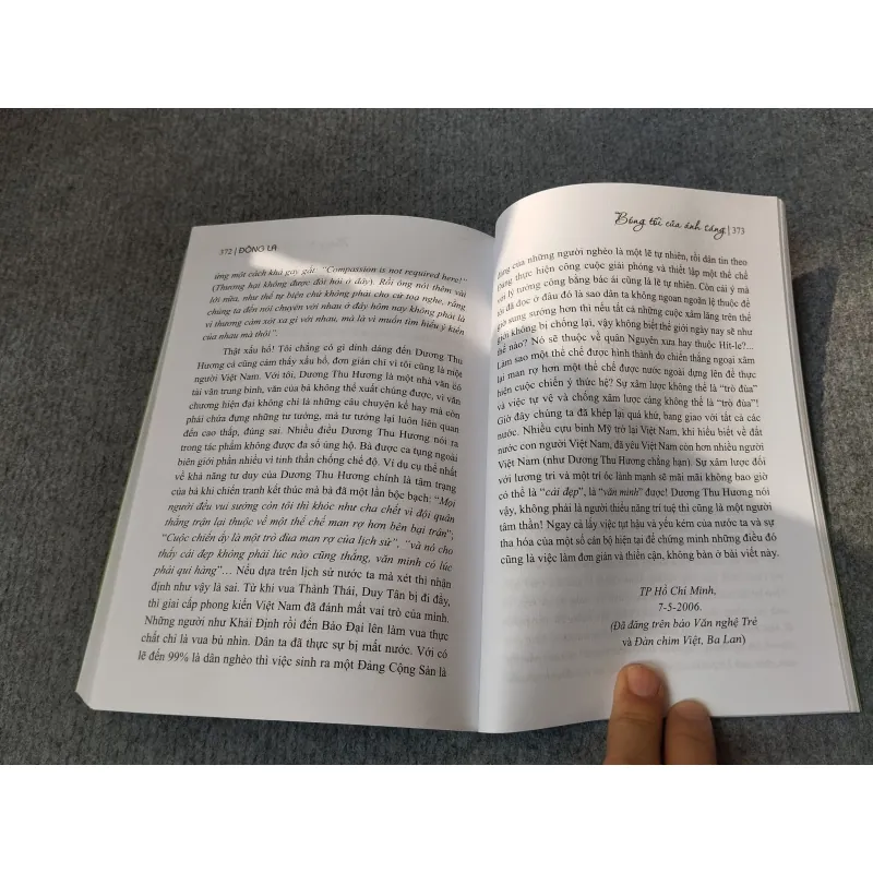 BÓNG TỐI CỦA ÁNH SÁNG - ĐÔNG LA NGUYỄN HUY HÙNG 727192