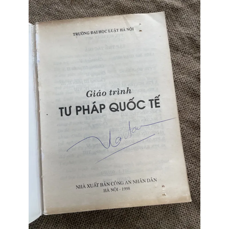 Giáo trình tư pháp quốc tế - 370 trang  937446