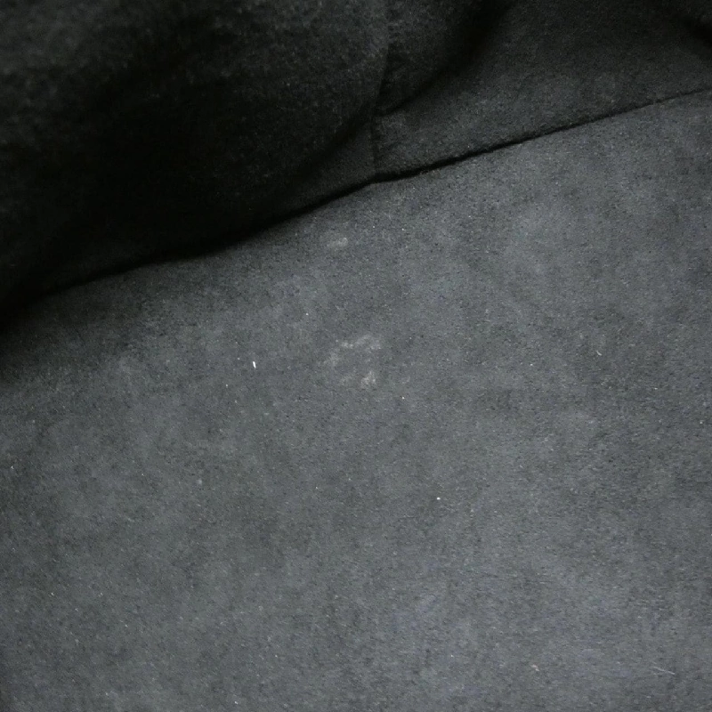 Túi xách vai Louis Vuitton Epi Petit Noé M44102 609752