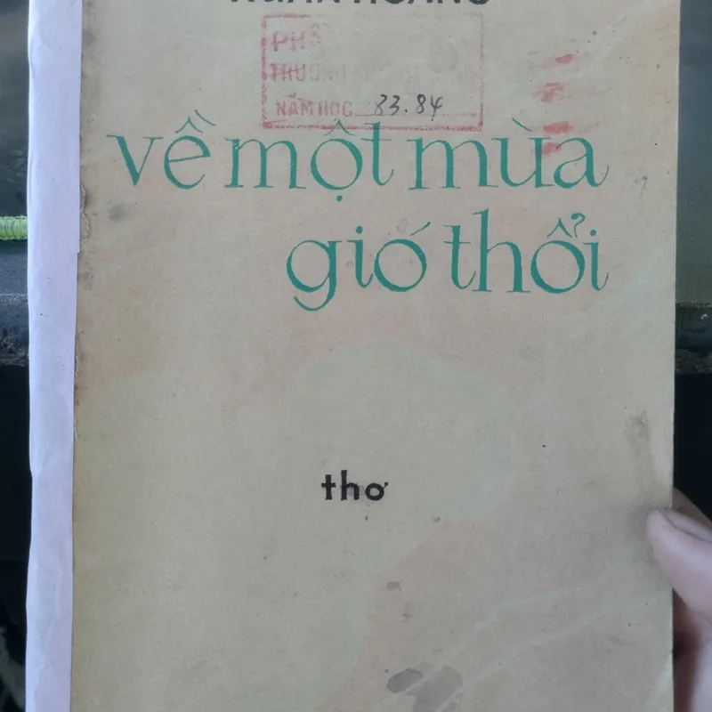 Về một mùa gió thổi" của tác giả Xuân Hoàng.
Tác giả: Xuân Hoàng
(1983) 573886