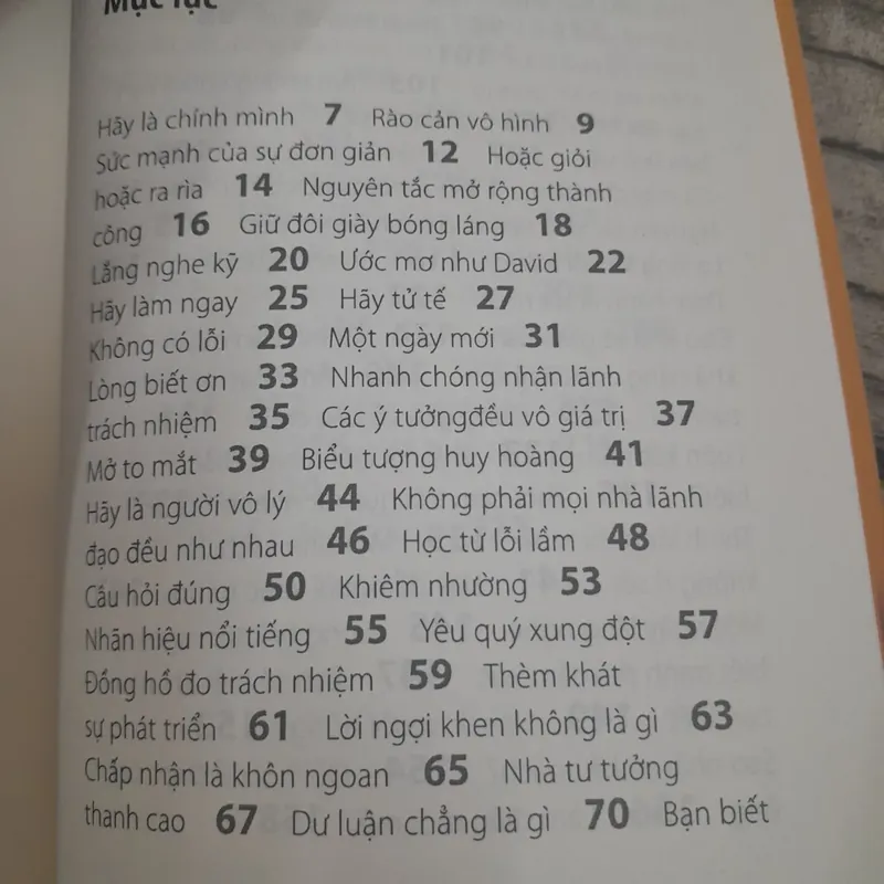 Đời ngắn đừng ngủ dài. Robin Sharma. In lần 22 599310