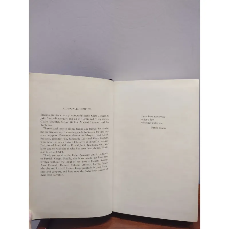 Sách ngoại văn: Before I go to sleep - SJ Watson 689747