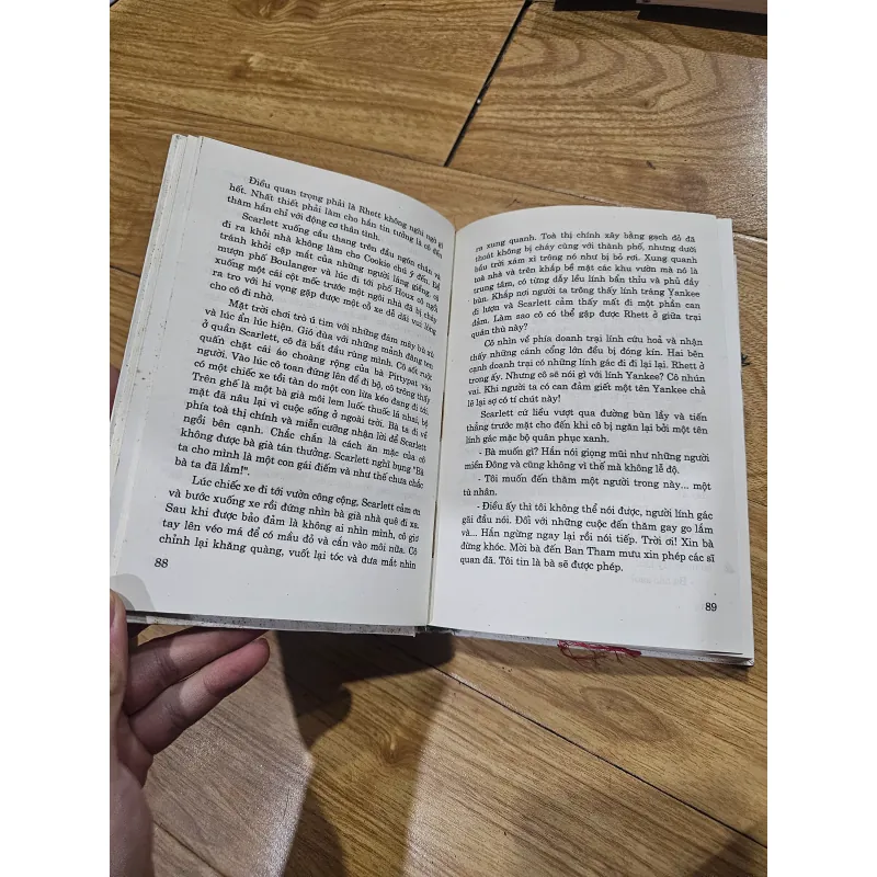 Cuốn theo chiều gió 2 (bìa cứng)
 777049