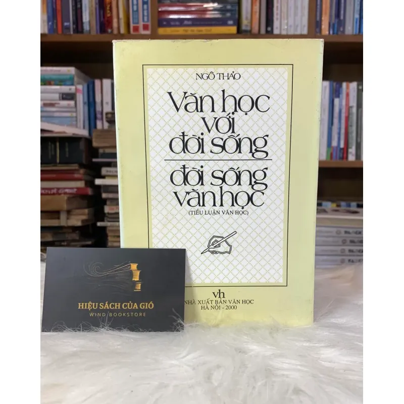 Văn học với đời sống. Đời sống với văn học - Ngô Thảo 603403
