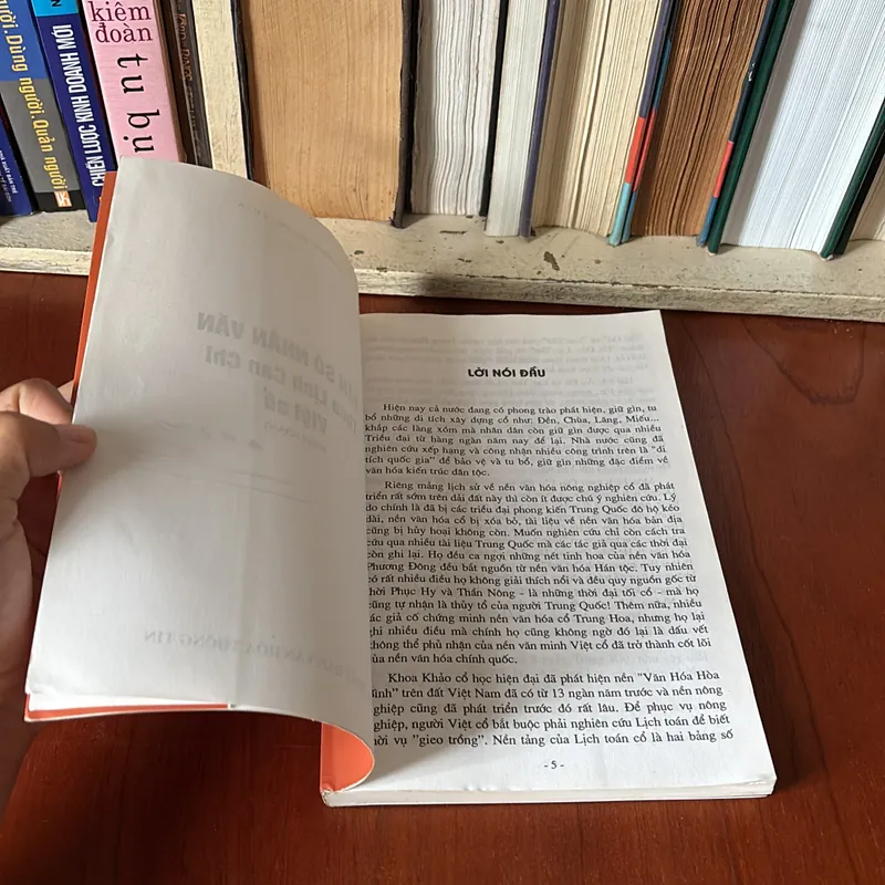 II Tựa sách: Vận Số Nhân Văn Theo Lịch Can Chi Việt Cổ - GS.TS Khoa Học Hoàng Tuấn - 2015 593724