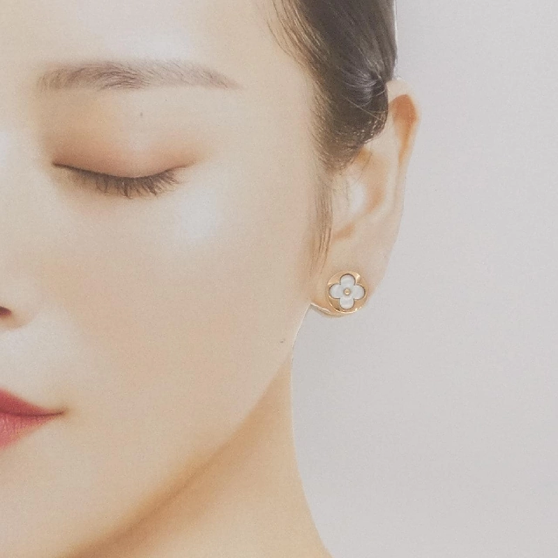 Bông tai Louis Vuitton Pius Sun Blossom Nacre một bên - Hàng hiệu Chính hãng 847364