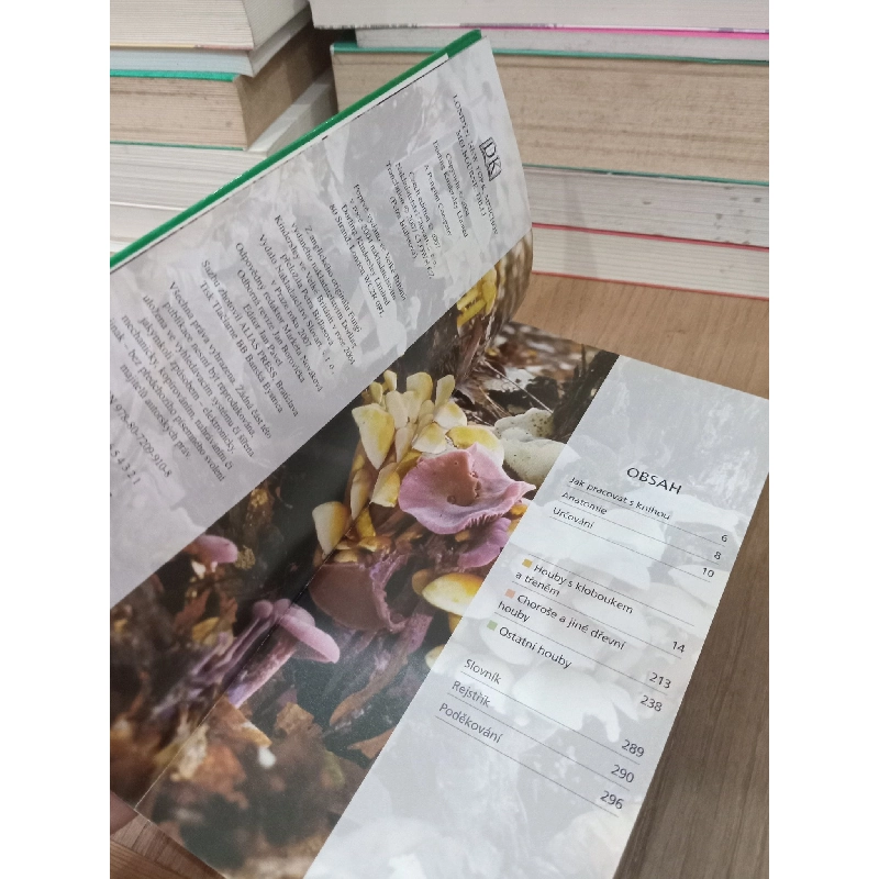 Nový kapesní atlas HOUBY - S. Evans, G. Kibby 740523