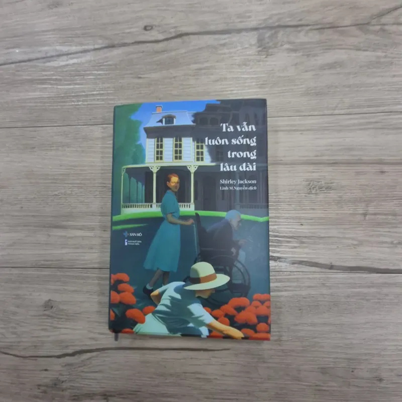 Sách "Ta vẫn luôn sống trong lâu đài" 566982