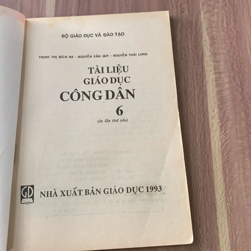Giáo dục công dân 6, sách giáo khoa  674626