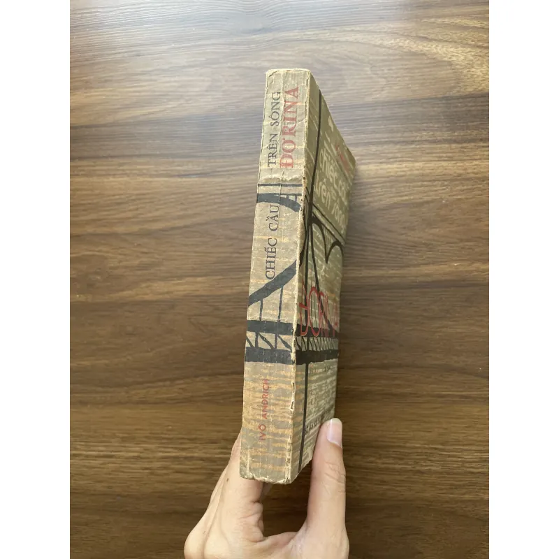 Chiếc cầu trên sông Đơrina - Ivô An Đrich 989851