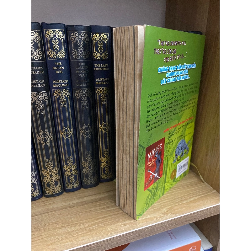 Havoc một đi không trở lại - Chris Wooding- sách lưu kho,giấy xốp có ố 405871