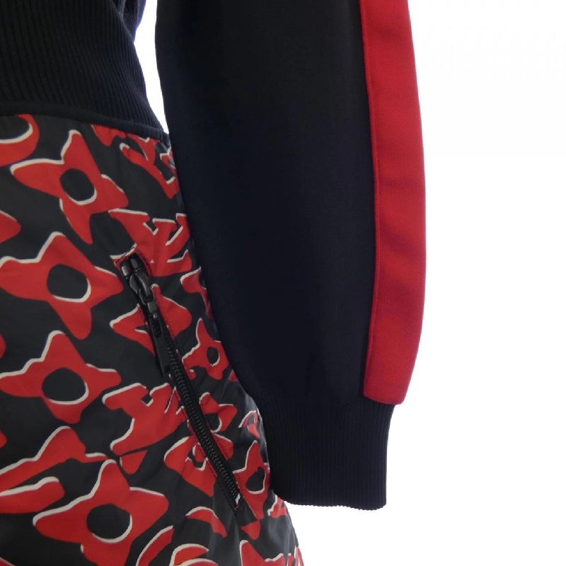 Đầm ba lớp bằng kim loại LOUIS VUITTON FKKD02ZIS URS FISCHER 647557