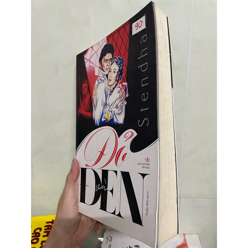 Sách đỏ và đen 464079