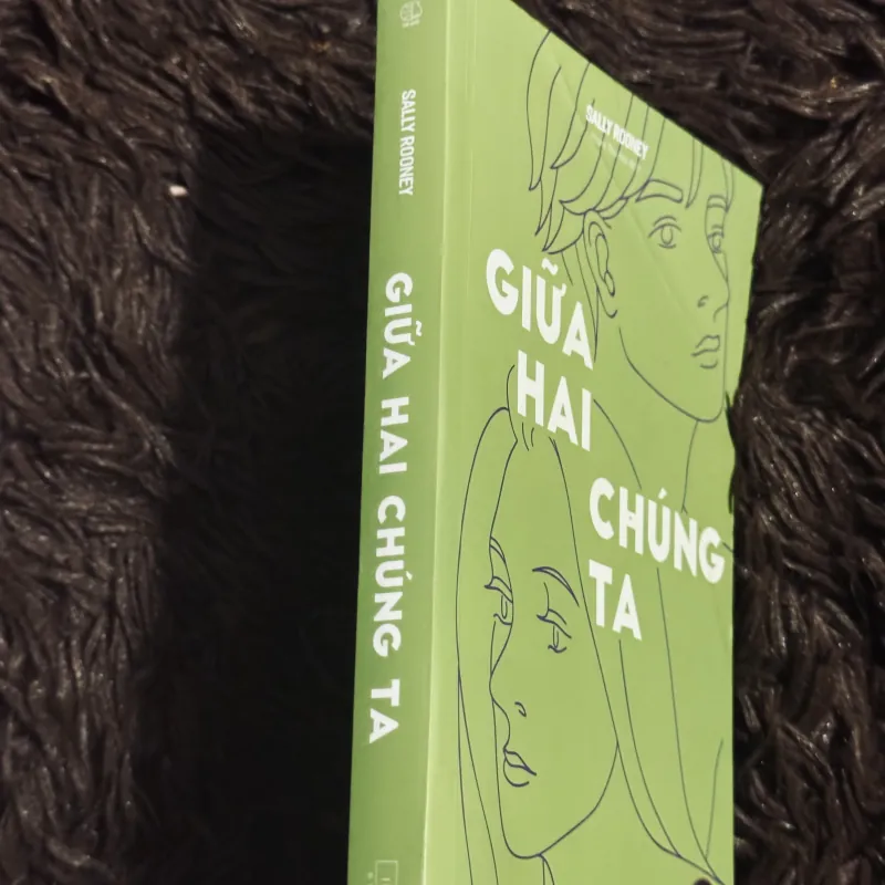 Giữa hai chúng ta 929417