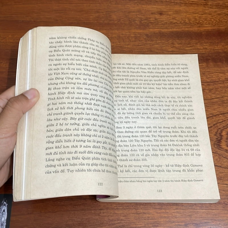 II Hồi Ức: Chỉ Một Con Đường - Trung Tướng Nguyễn Huy Chương - 2001 501235