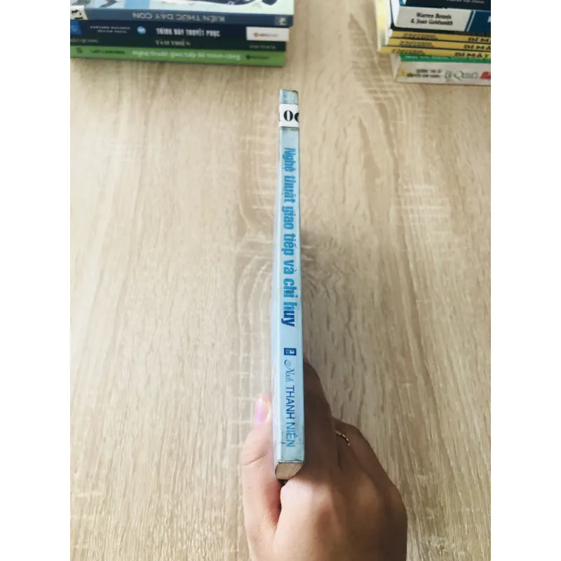 NGHỆ THUẬT GIAO TIẾP & CHỈ HUY 1022468