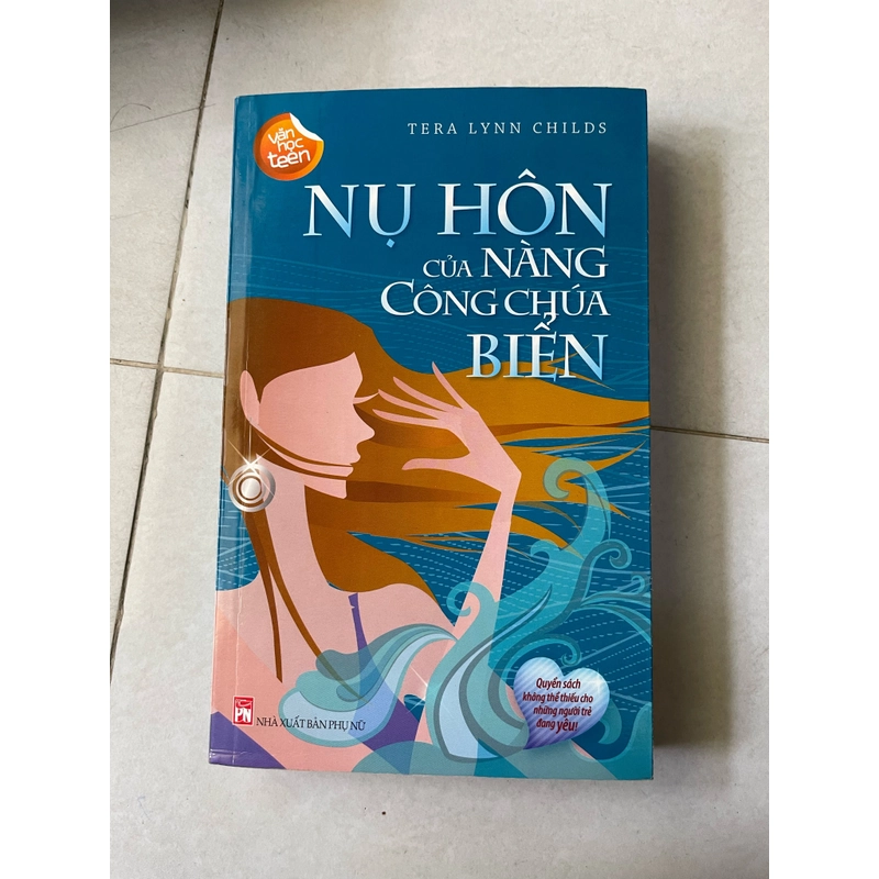 Nụ Hôn của nàng công chúa biển  385308