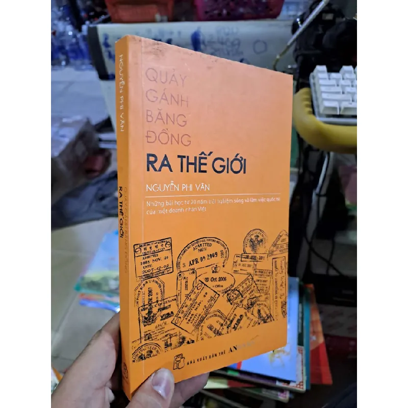 Quảy gánh băng đồng ra thế giới - Nguyễn Phi Vân - 2016 mới 80% - KỸ NĂNG - HCM0111 Blogmeo 281125 710719
