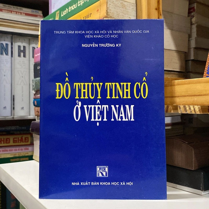ĐỒ THUY TINH CỔ Ở VIỆT NAM (XB 1996) 546978