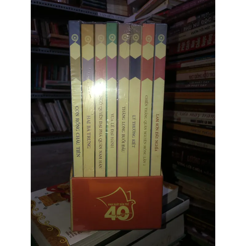 Boxset Lịch sử Việt Nam bằng tranh phiên bản màu (Trọn bộ 8 quyển) 703501