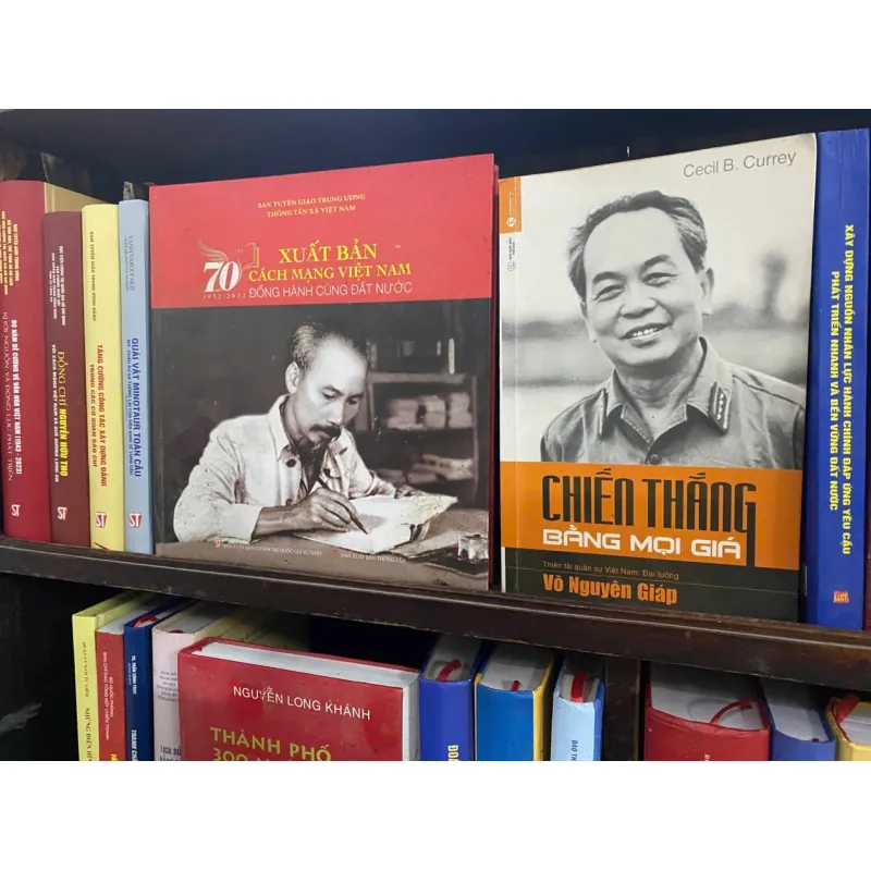 Sách chính trị 791416