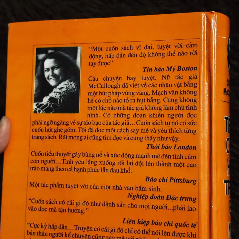Tiếng chim hót trong bụi mận gai 1029325
