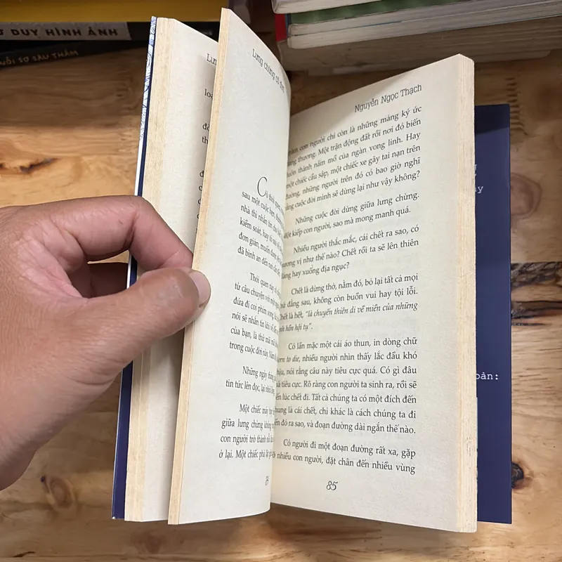 II Tản Văn: Lưng Chừng Cô Đơn - Nguyễn Ngọc Thạch - 2014 696013