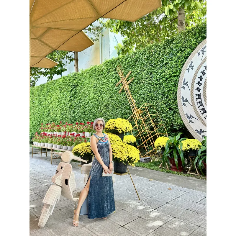 Váy nhung ( mẫu 1m60 -số đo 86-76-96 ) vải co giãn 4 chiều 55-60kg 934863