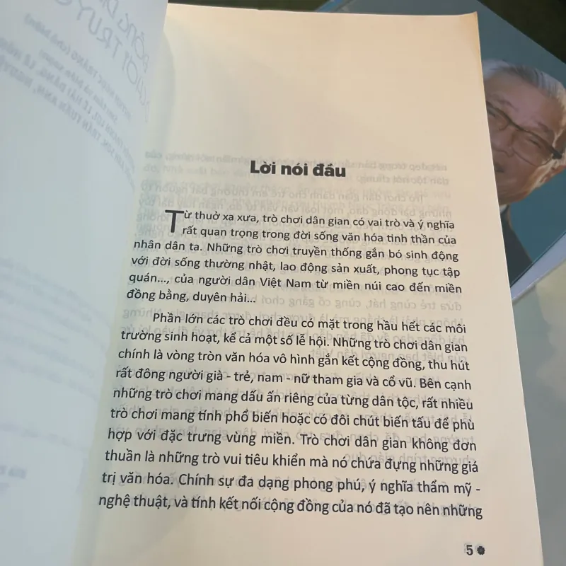 ĐỒNG DAO VÀ TRÒ CHƠI TRUYỀN THỐNG - HUỲNH NGỌC TRẢNG chủ biên  1027401