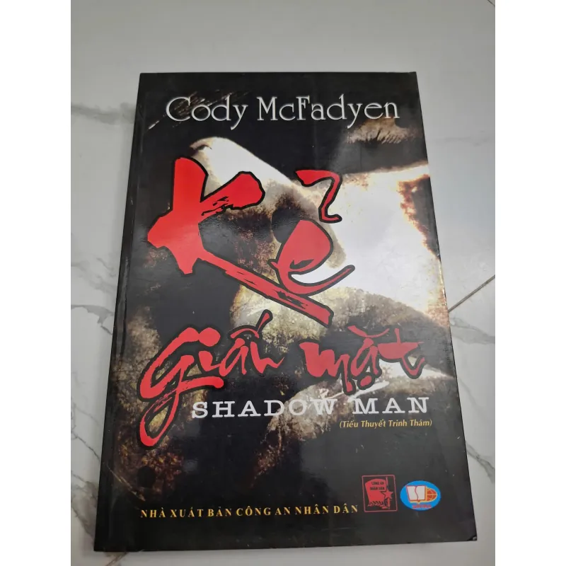 Kẻ giấu mặt (Shadow Man) - Cody McFadyen 604769