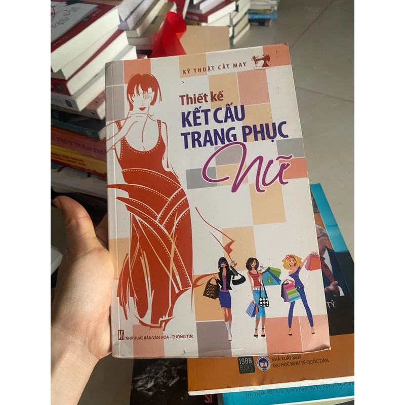 Đủ loại sách ạ .  478976