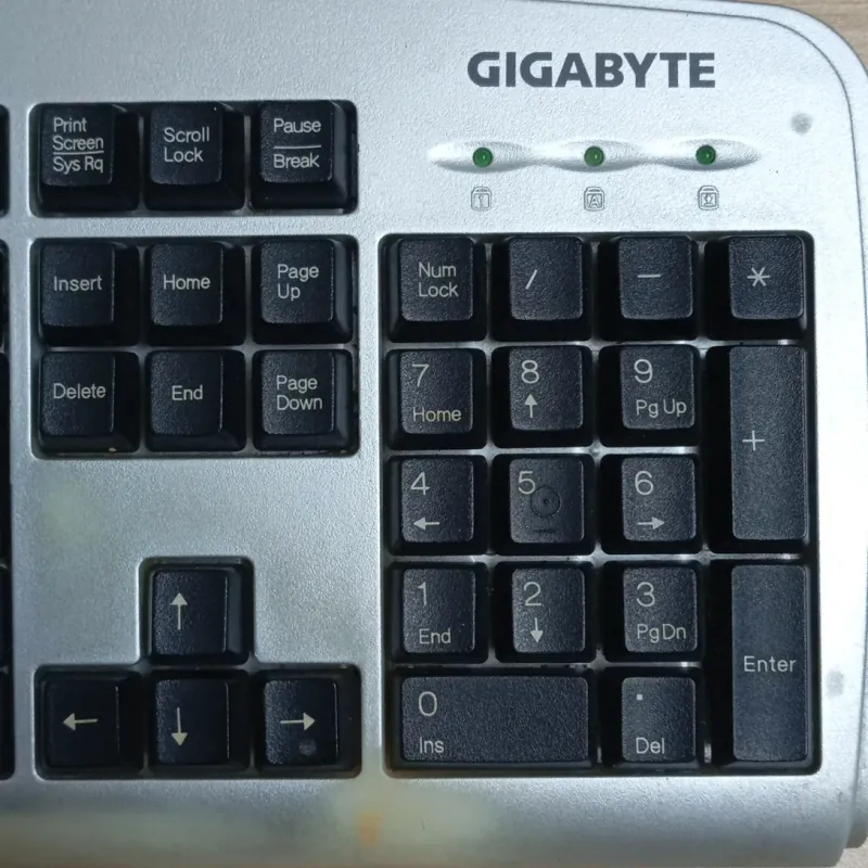 Bàn phím cũ GIGABYTE 1002719