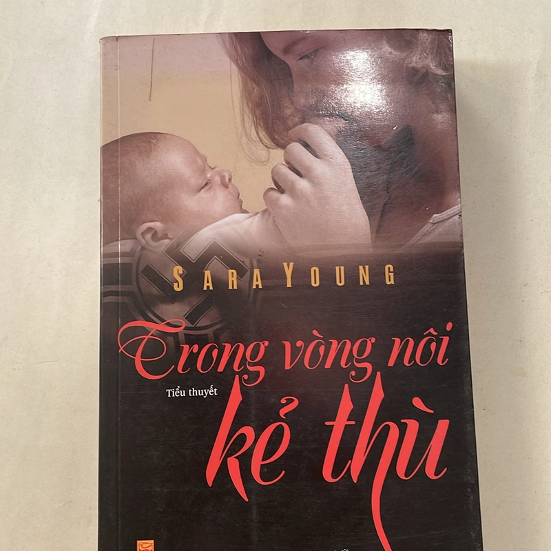 Trong vòng nôi kẻ thù - Sara Young 496845