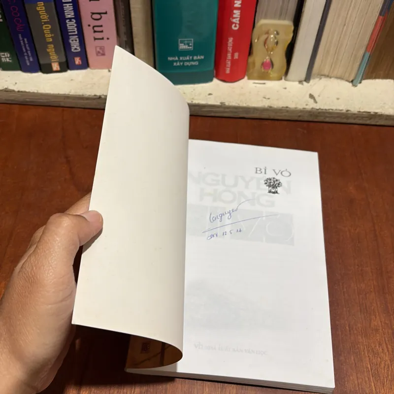 II Văn Học Việt Nam: Bỉ Vỏ - Nguyên Hồng - 2010 801120