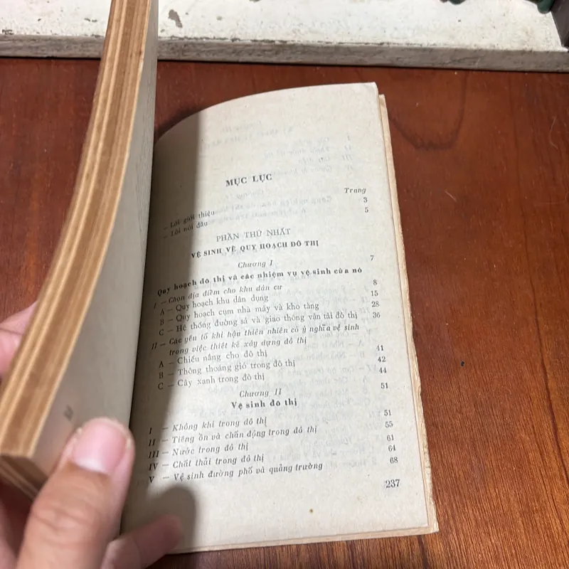 II Sách Xưa: Vệ Sinh Xây Dựng - Đào Ngọc Phong - 1978 750533