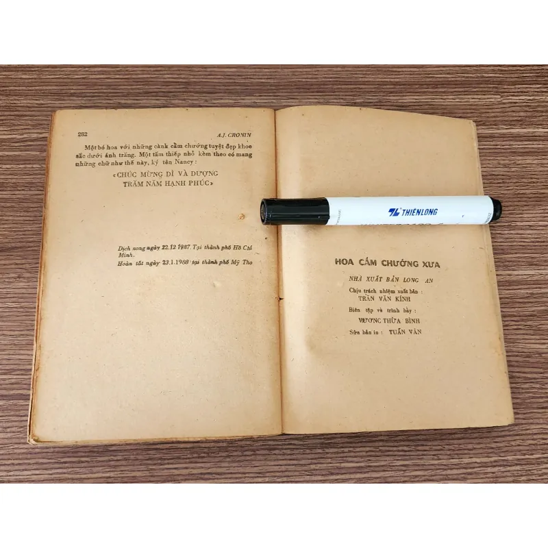 Tiểu thuyết: HOA CẨM CHƯỚNG XƯA (nhà văn Anh A. J. Cronin) - 282 trang 959936