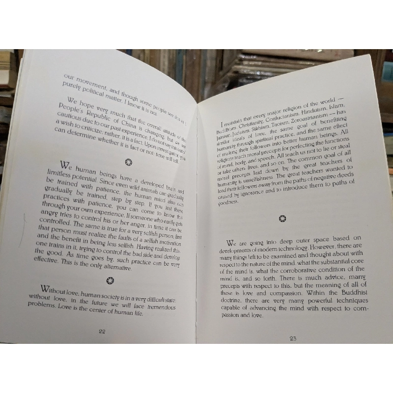 Ocean of Wisdom - The Dalai Lama of Tibet 797001