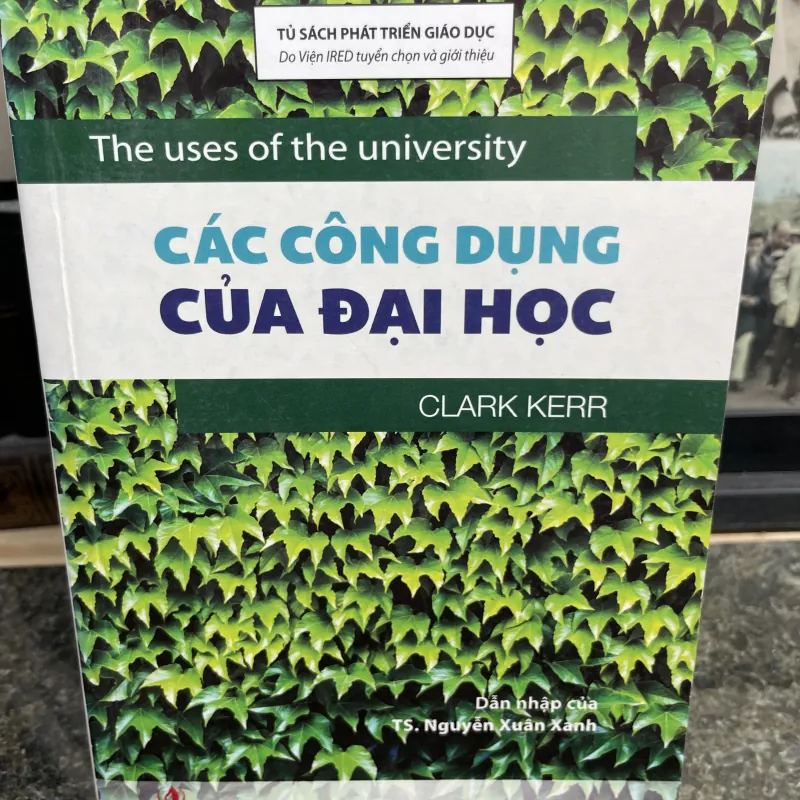 Các công dụng của đại học Clark Kerr 752524