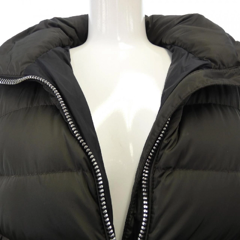 Áo khoác lông vũ MONCLER 636449