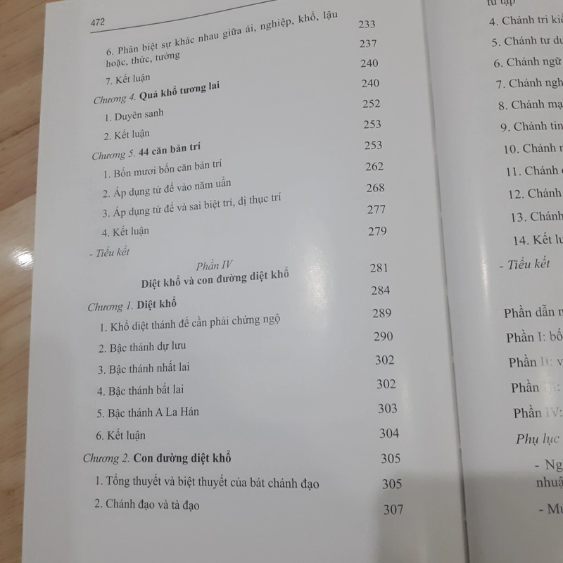 Tứ Thánh Đế là tối thượng (bìa bị rách 2 chỗ như hình, ruột như mới) 521152