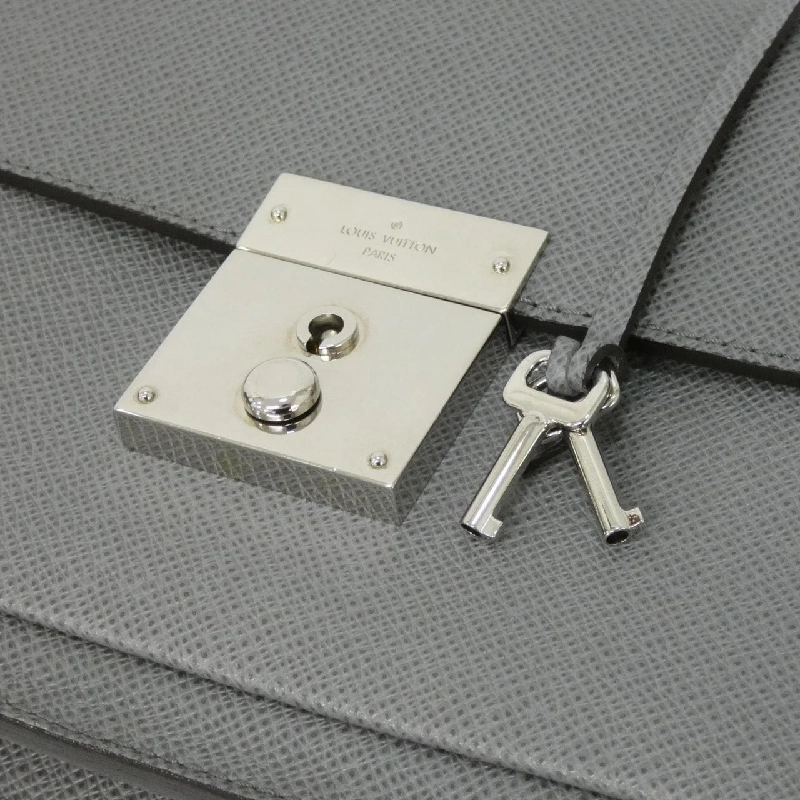 Túi xách tay Louis Vuitton Taiga Neo Belair M32683 - Hàng hiệu Chính hãng 764048