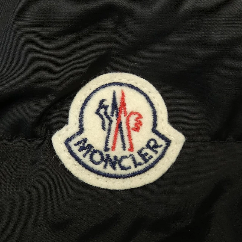 Áo khoác lông vũ MONCLER 637817