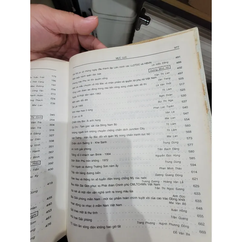 Chung một bóng cờ 596191