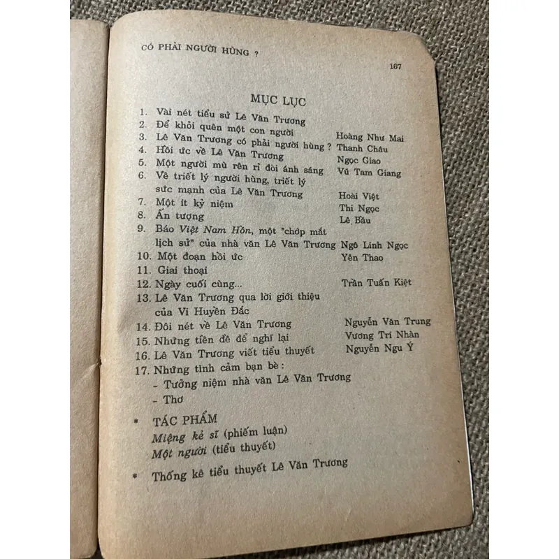  Lê Văn Trương: có phải người hùng - chuyên luận văn chương 600129