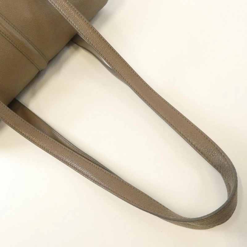 Túi xách vai Celine Medium Soft 16 195543CR8 610869