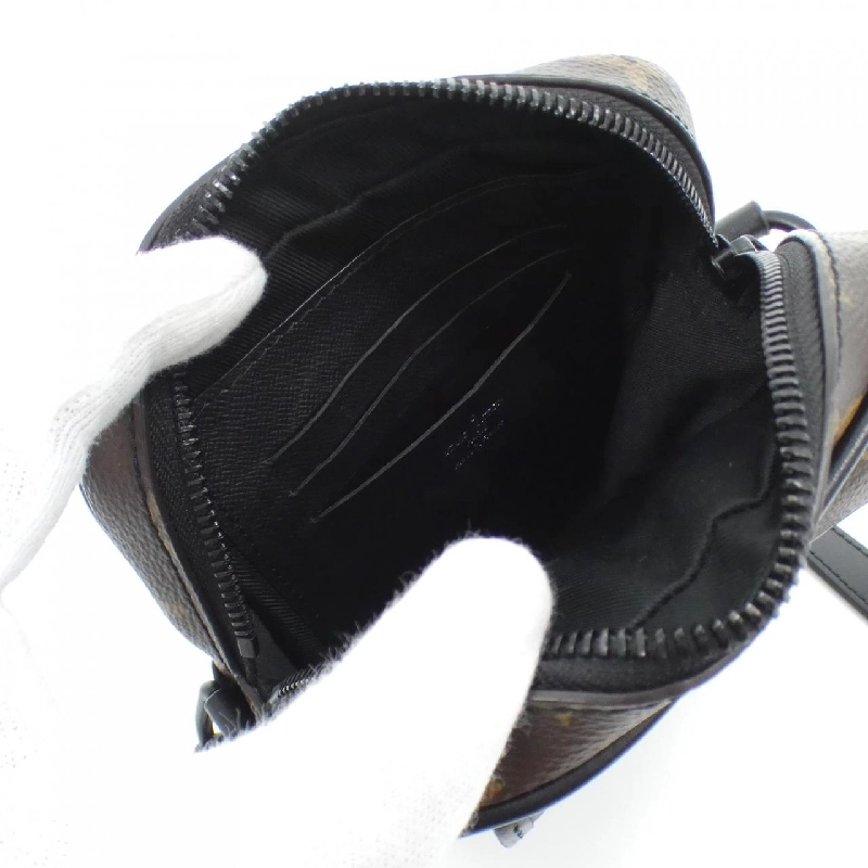 Túi đeo vai Louis Vuitton Monogram Macassar Christopher Wearable Wallet M69404 612661