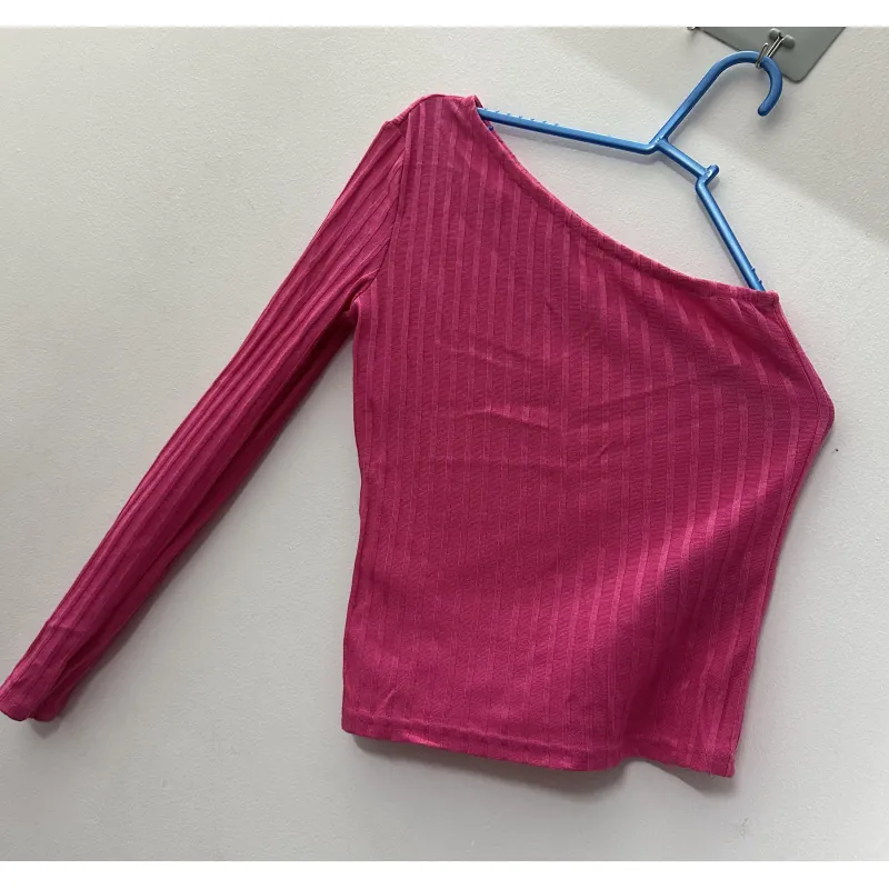 Áo thun ôm lệch vai 1018707