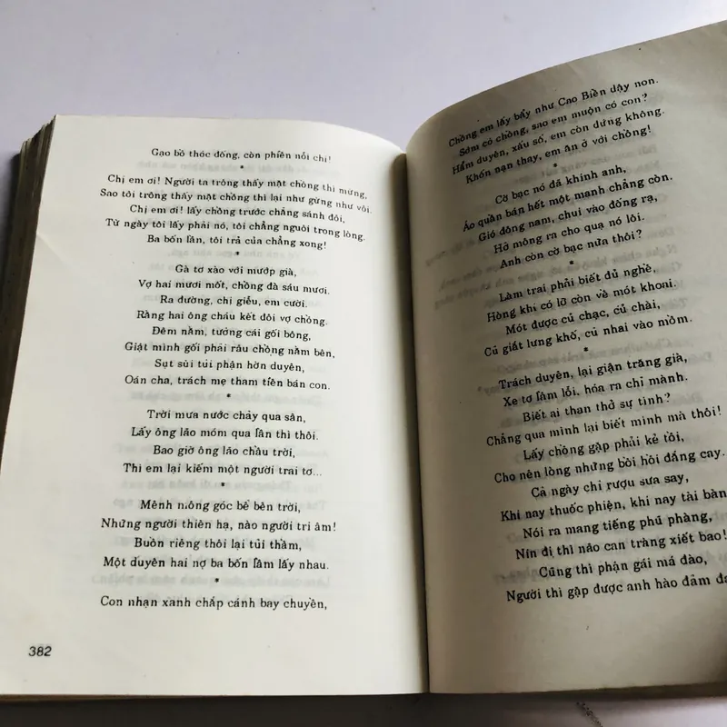 📚 TỤC NGỮ CA DAO VIỆT NAM – Vũ Ngọc Phan 573504