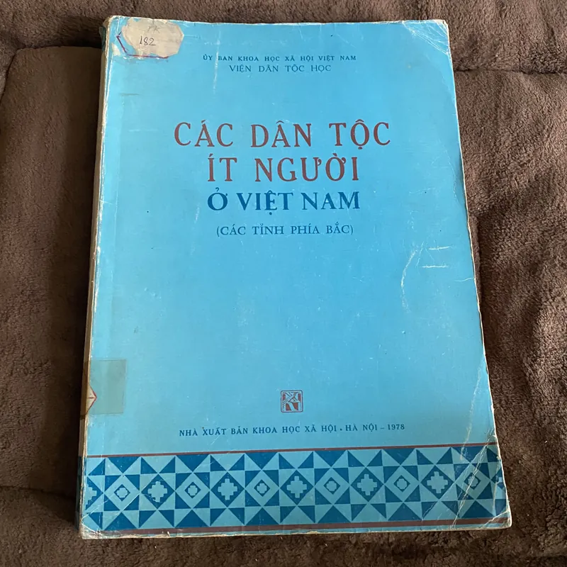 Các dân tộc ít người ở Việt Nam các tỉnh phía Bắc 674504