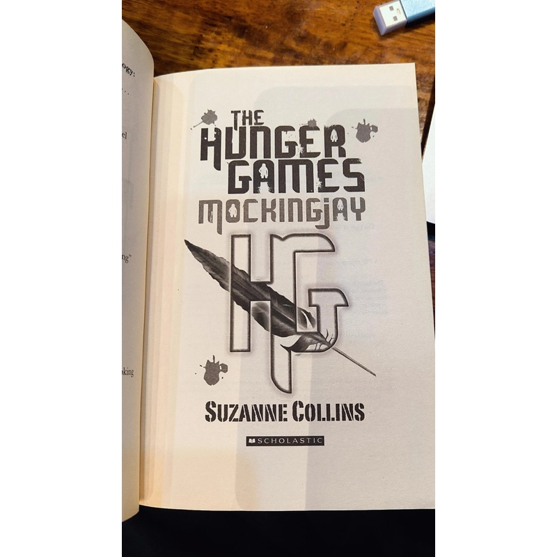 The Hunger Games Mockingjay - Suzanne Collins (Paperback) 459737